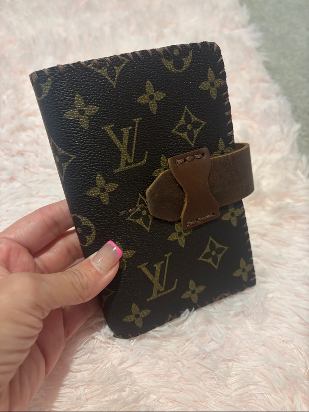 Refurbished LV passport wallet
